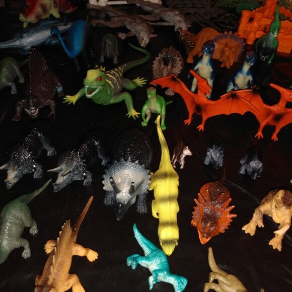 Dinosaur figures 30+  lots all kinds, small, large - Picture 11 of 16
